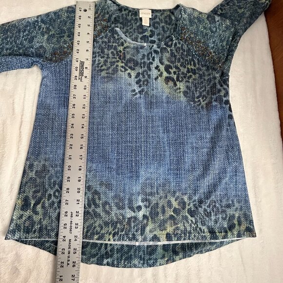 Chico’s Womens Albany Crochet Studded Shoulder Top Size 1 Blue Cheetah Casual - Picture 8 of 8